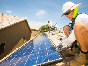 Solar in Arizona Photo: Arizona Republic Source: www.cleanenergyauthority.com